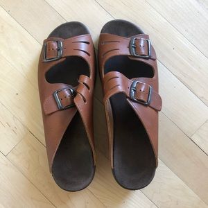 Clarks 8.5 Chelsea Tan Leather Sandals